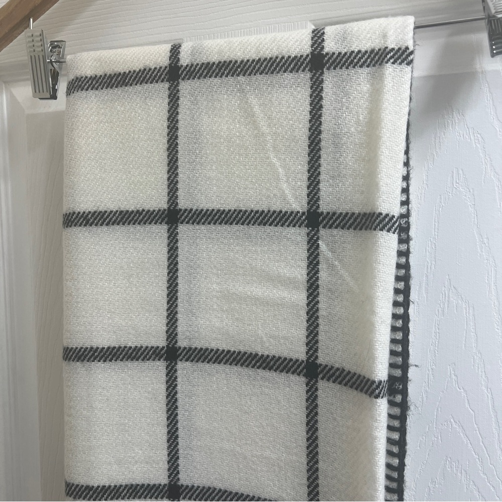Ever New Oversized Blanket Scarf White Black Square Check Plaid Large Cozy Wrap